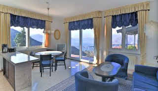 wohnzimmer-mit-seeblick-obere-wohnung.jpg wohnzimmer-mit-seeblick-obere-wohnung.jpg
